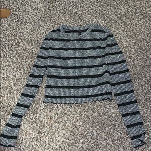 Cropped long sleeve t-shirt